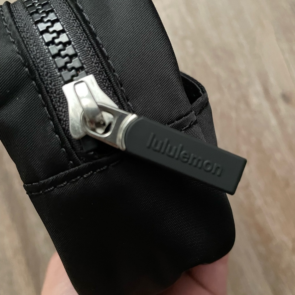 ❌SOLD❌Lululemon cosmetic bag - Picture 2 of 3
